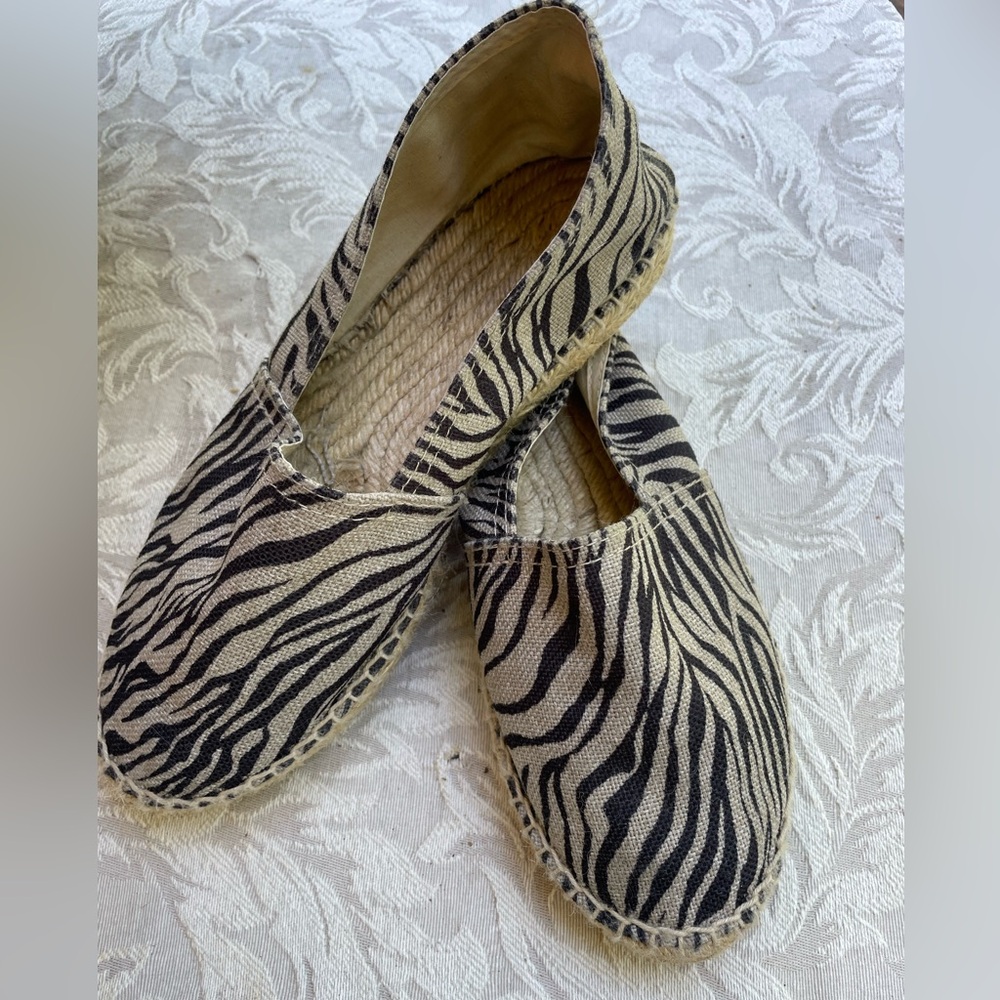 Natural Material Summer Flats